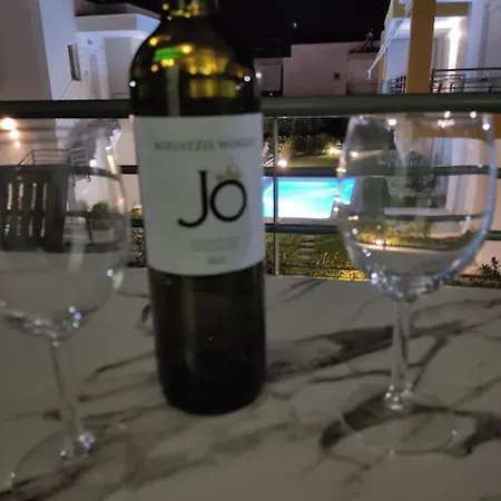 شقة Poolview Ofrínion